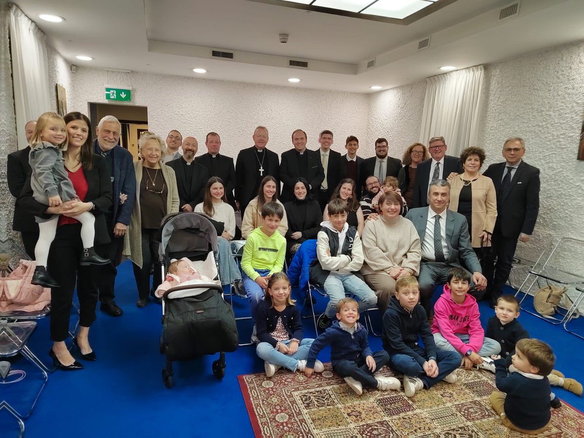 Delighted to welcome families from Ireland, Italy and Spain who have come to live in #Dundalk as families on mission, bringing the joy of the Gospel to others. #MissionMonth