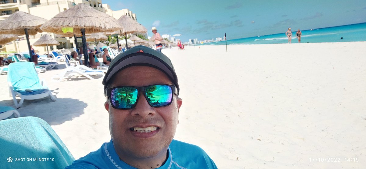 edgarvzz's tweet photo. Lunes de oficina 🍻🏖️☀️🌡️ https://t.co/xCq8vg4pQY
