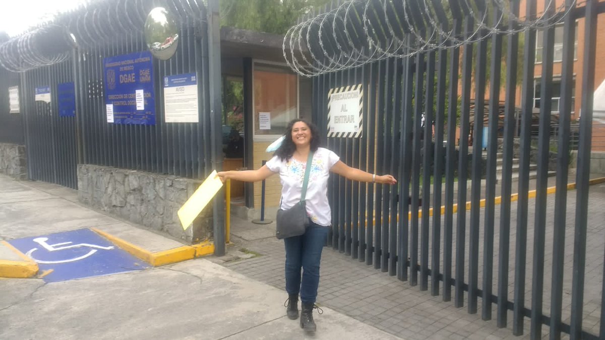 Evitameporfavor's tweet photo. Topen eso, topen eso que al cabo mi gusto es...
¡SE LA PELAN!!!
Atentamente: La licenciada en Lengua y Literatura Hispánicas. #ffyl #hispanicas #UNAM #filosofiayletras #selapelan https://t.co/7NLmgSMulf