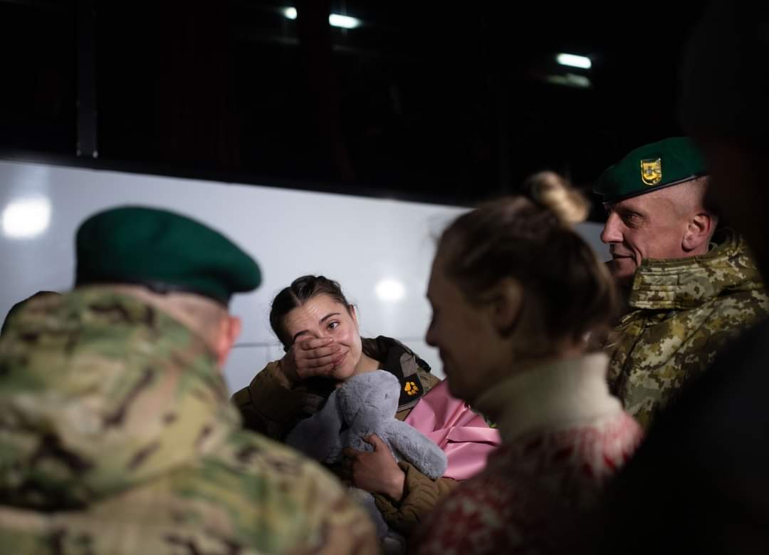 A few first photos with Ukrainian women liberated from Russian captivity.