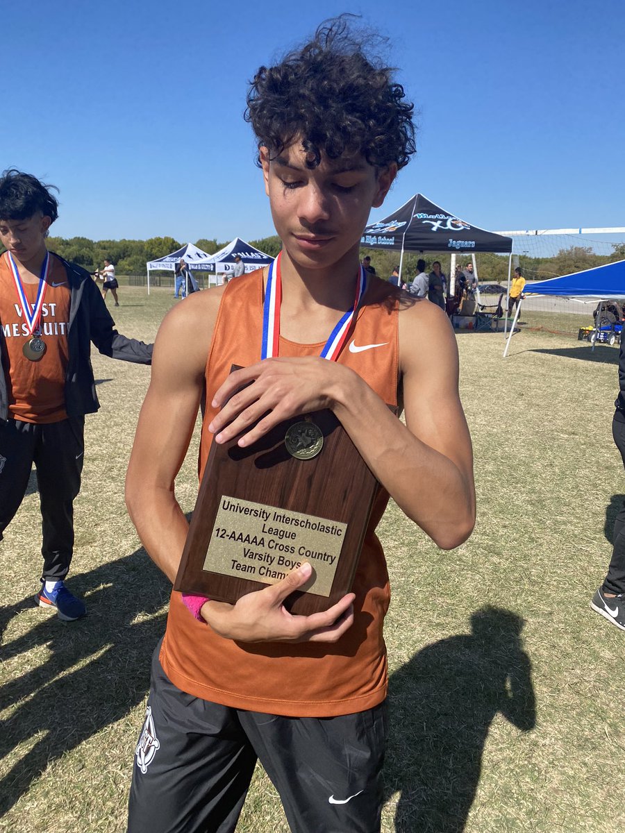 angelconnell7's tweet photo. District Champs!
#4awillywranglers
#wmhsxc https://t.co/fUoeVomvpK