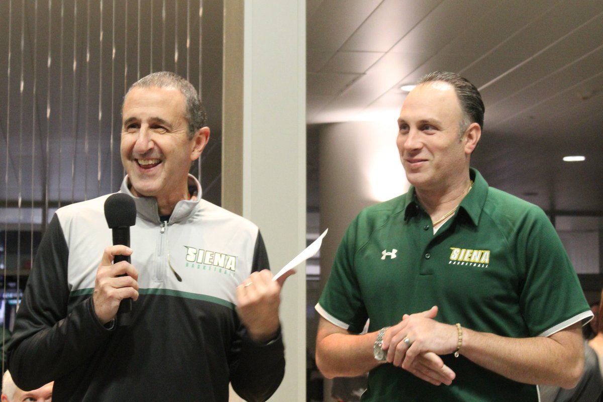 SienaSaints's tweet photo. ⏰ The countdown continues❗️

First @SienaMBB game ➡️ 2⃣1⃣days
First @Siena_WBB game | home-opener ➡️ 2⃣4⃣ days
First MBB game at @TheMVPArena | #AlbanyCup ➡️ 2⃣6⃣ days

🎟️ https://t.co/jMe2VCevR5

📸 Olivia Witkowski
@keybank Sneak Preview 📸 ➡️ https://t.co/0gnHLJwEJd

#MarchOn https://t.co/qplcMninKd