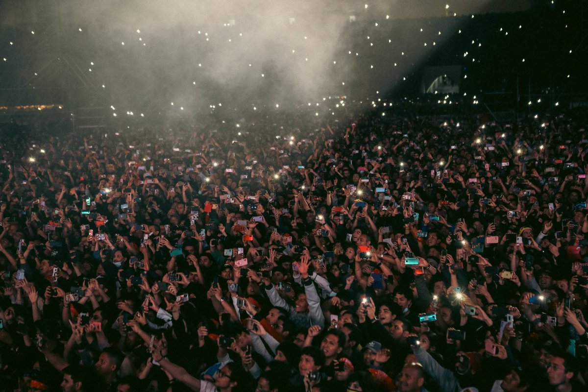 gunsnroses's tweet photo. Peru, what a night. Thank you for coming out! https://t.co/CTgQ9ZuDh2