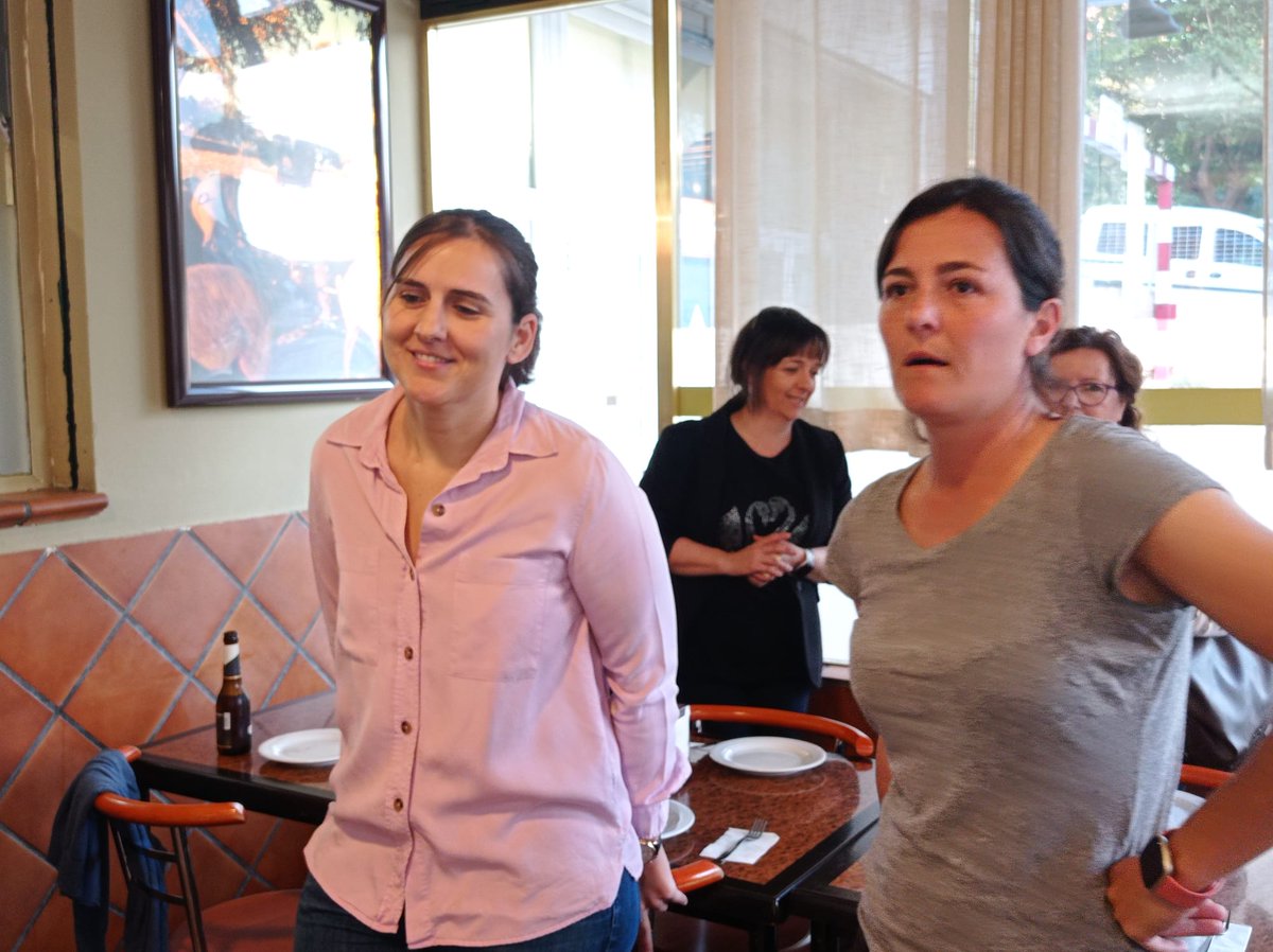 Siempre es un placer asistir a los premios de la <a href="/rayovallecanofp/">FED. PEÑAS RAYO VALLECANO</a> en este caso a <a href="/ali_gomez22/">Alicia Gomez Prada</a> con la presencia de nuestra querida <a href="/Natalia_Pablos7/">Natalia_Pablos</a> y demás peñistas, siempre serán recordadas como muy buenas jugadoras y mejores personas. Gracias.