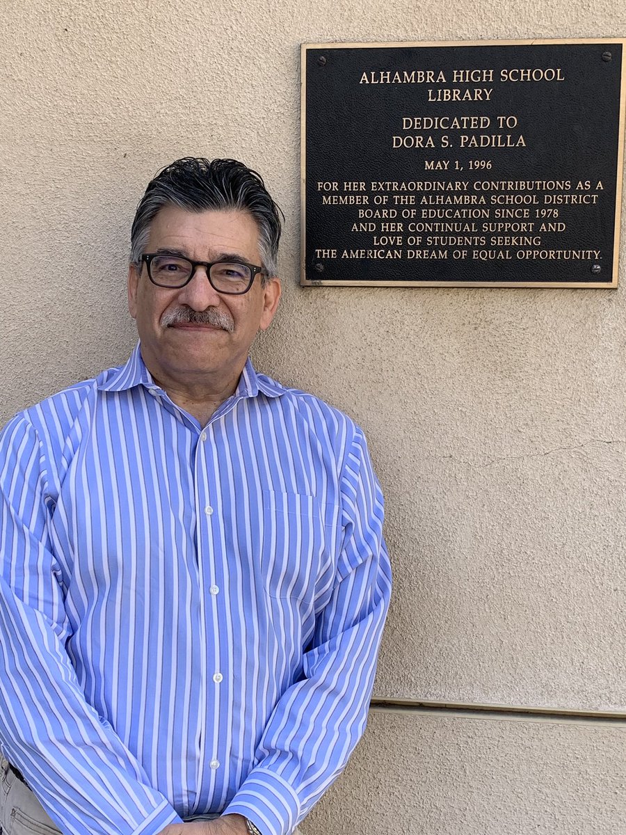 TobyGilbert8's tweet photo. How LUCKY are these @alhambrausd @ALHAMBRAhigh students to get @StevePadilla2 @latimes editor #ColumnOne  for a Master Class #WritersWorkshop⁉️Steve is invited to give his #WritingTips to journalists in newsrooms across the country. https://t.co/g74pJbNH8t
