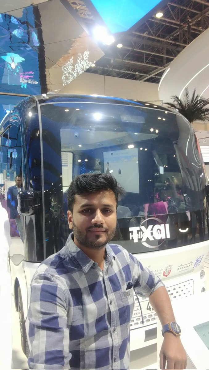 parmarthmori's tweet image. A bus that can ride independently, without driver on board 🚌

#driverlessbus #autonomousbus #GITEX2022 #GITEX #WTC #WorldTradeCentre #DigitalDubai #PMcommu #ITBusinessman #TechEntrepreneur #Parmarth #ParmarthMori #Dubai @GITEX_GLOBAL