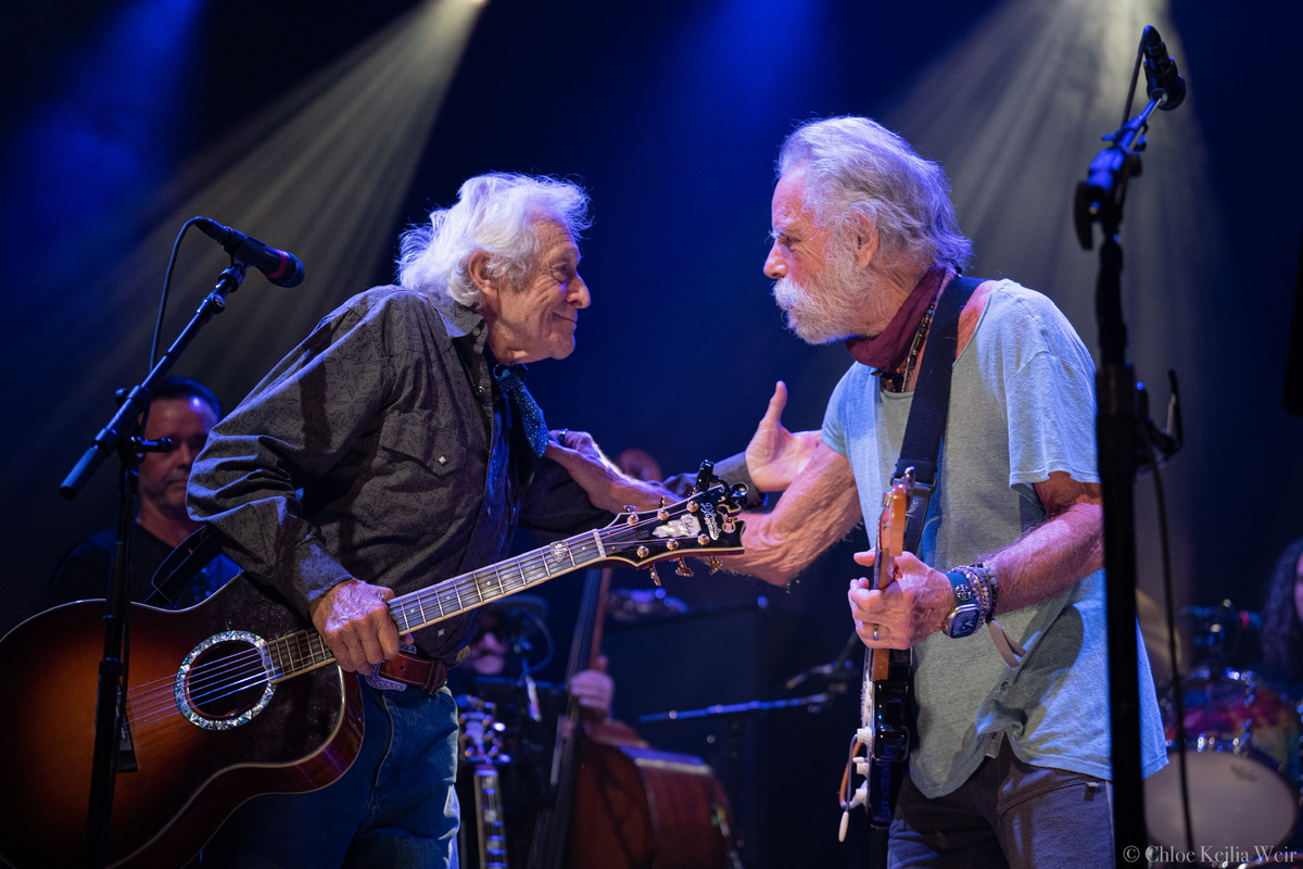 BobWeir's tweet photo. This weekend was full of surprises! Thank you to everyone who came out and celebrated with us at @TheWarfield. 🌹 📸: @Bob_Minkin &amp; Chloe Weir https://t.co/RBkEkTA6AL