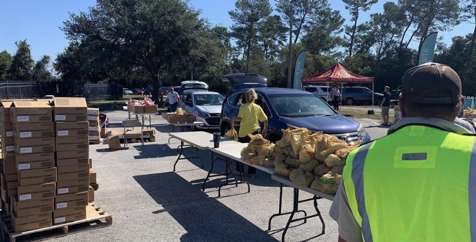ShareYourHeartu's tweet photo. Share Your Heart Executive Director, Roly Gonzalez traveling throughout Florida, helping in @CountyOfVolusia as part of our #HurricaneIan relief plan. #HelpingFlorida #FloridaStrong #HelpingHand #HelpingOthers @VCEmergencyInfo https://t.co/4v6jQl34b4