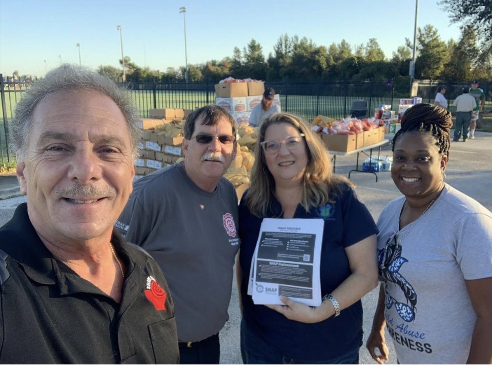ShareYourHeartu's tweet photo. Share Your Heart Executive Director, Roly Gonzalez traveling throughout Florida, helping in @CountyOfVolusia as part of our #HurricaneIan relief plan. #HelpingFlorida #FloridaStrong #HelpingHand #HelpingOthers @VCEmergencyInfo https://t.co/4v6jQl34b4