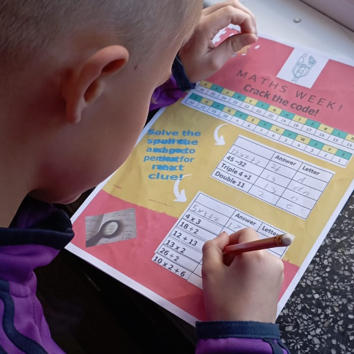 FrancisStSchool's tweet image. Maths week is well &amp;amp; truly underway! We started the week with crack the code &amp;amp; maths games with parents… great fun all round! #maths #mathsweek @mathsweek #franner