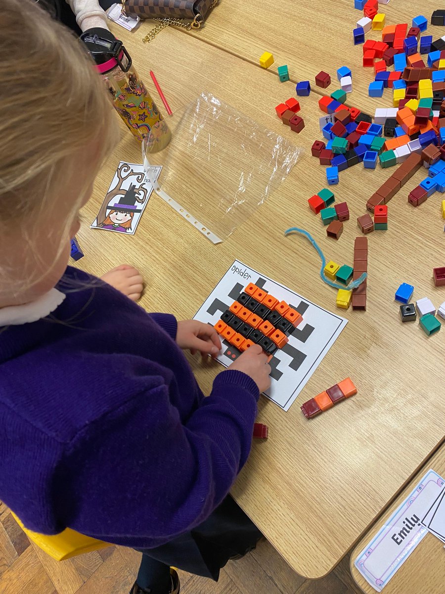 FrancisStSchool's tweet image. Maths week is well &amp;amp; truly underway! We started the week with crack the code &amp;amp; maths games with parents… great fun all round! #maths #mathsweek @mathsweek #franner