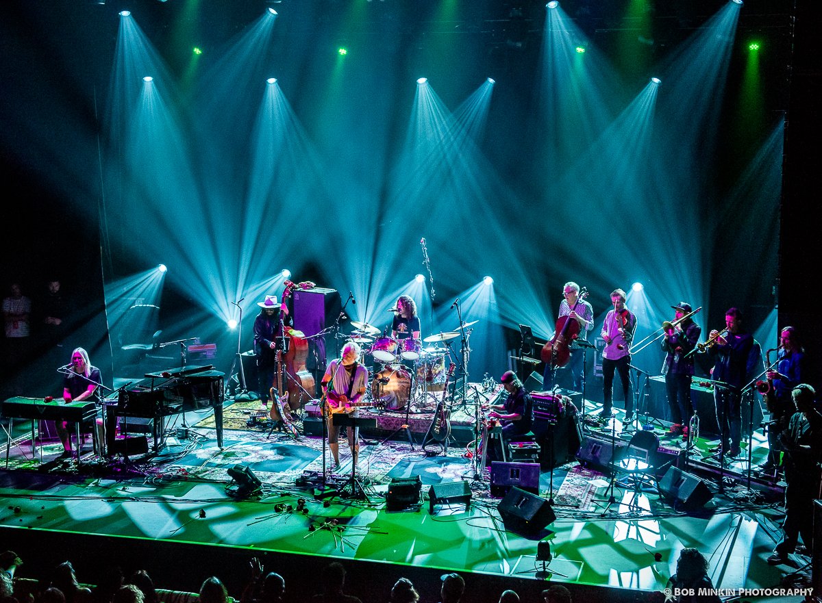 BobWeir's tweet photo. This weekend was full of surprises! Thank you to everyone who came out and celebrated with us at @TheWarfield. 🌹 📸: @Bob_Minkin &amp; Chloe Weir https://t.co/RBkEkTA6AL