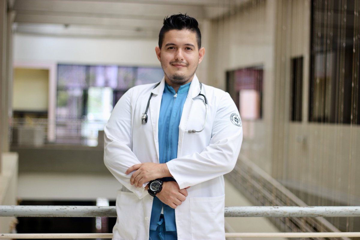 JTitanM's tweet photo. Camina con la certeza de saber que cada paso que das, estás más cerca de alcanzar aquello que una vez solo fue un sueño! 😃👨🏻‍⚕️💉💊🌡️🩺🥼 #12vosemestre #promocmedicoscirujanos #promo100 #medicina #hospital #boy #lunes #hombre #medicinainterna #udo #udoanz #udomedicina #ivss #salud https://t.co/SARhPpjtNv