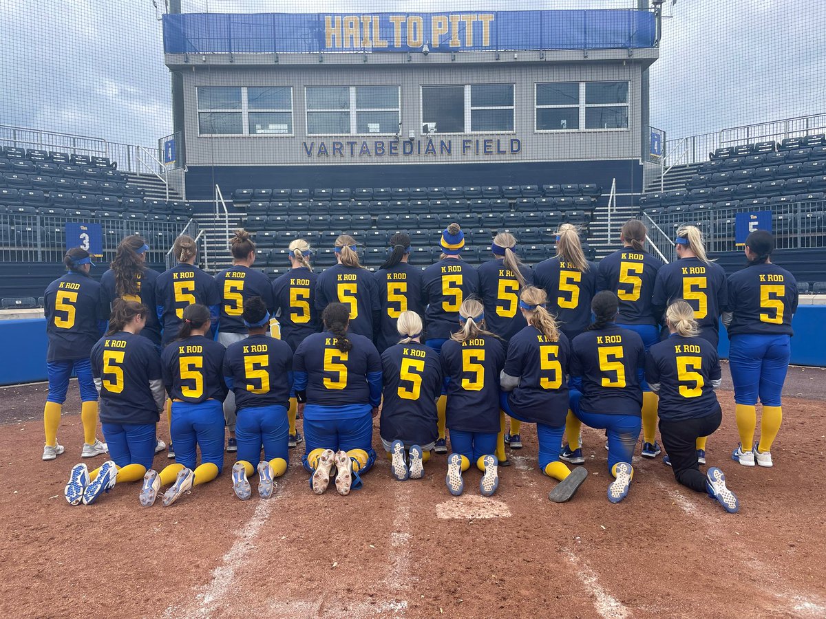 We are with you @krod1010 💙💛 @umichsoftball | #KayleeStrong