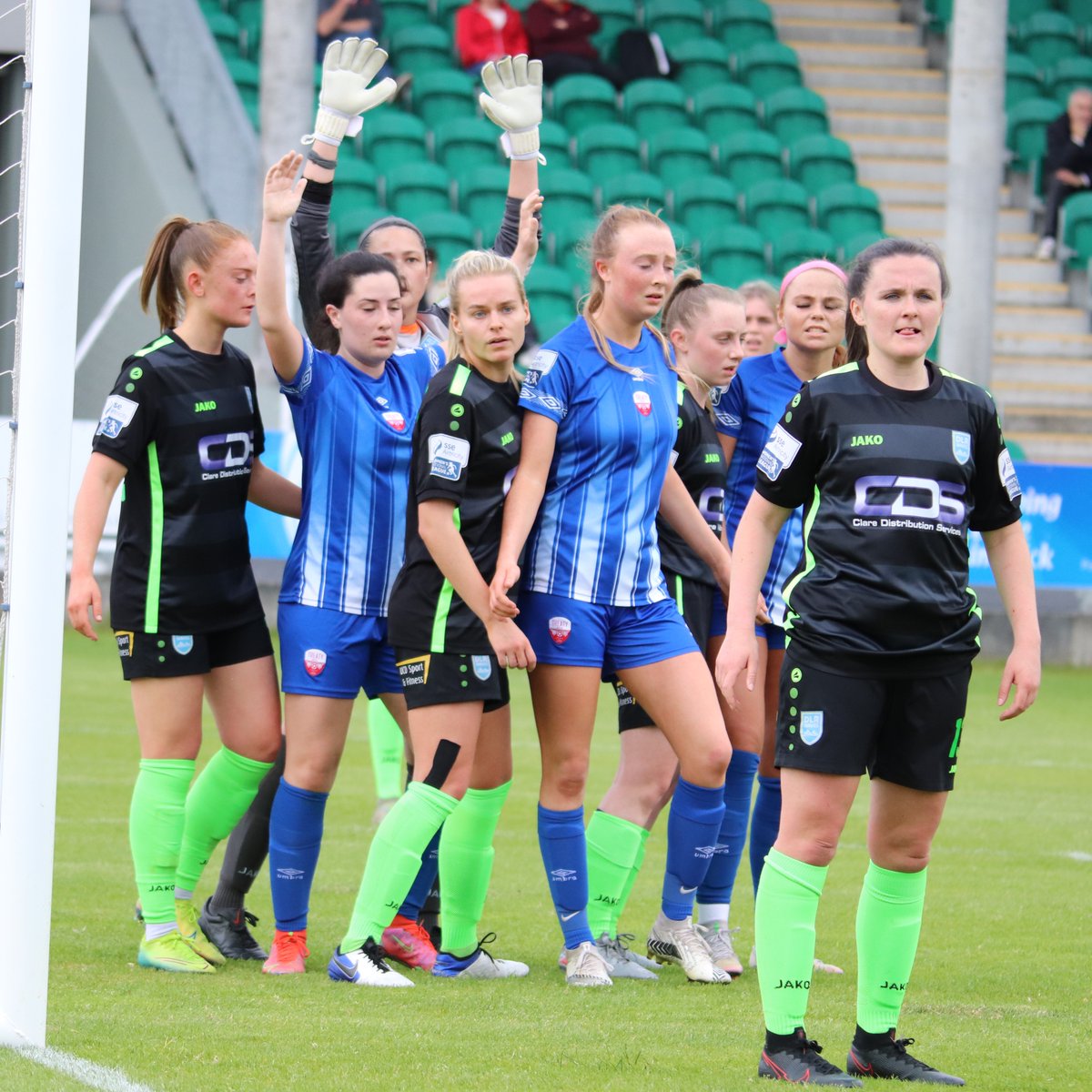 TreatyUnitedFC's tweet photo. Our Senior Women are on the road for the final time this season when they take on @DLRWaves this Saturday at 4PM in the UCD Bowl.

Tickets for the game are 𝗙𝗥𝗘𝗘!
🎟️ - https://t.co/sMWmL90fXl

📸 @GlennPSports https://t.co/YpkBKvXaaB