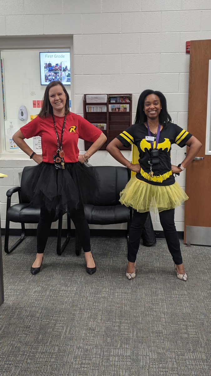michellewil2's tweet photo. Happy Principal's Day to not only my partner in crime but a true leader and inspiration to those of us that have the pleasure to work with her. She is one of the most caring and compassionate leaders and people I know. https://t.co/ixbIePRzD5