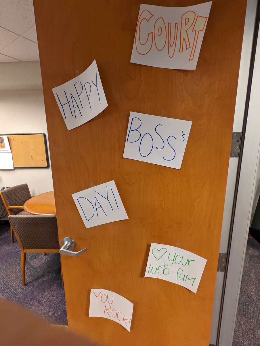 Court_Jeffrey's tweet photo. IT'S CORN! π½ Shout-out to my a-maize-ing team for the sweet sentiments and the poppin' corn shirt for #NationalBossDay! #CorntasticDay https://t.co/FTYVlDdu5S