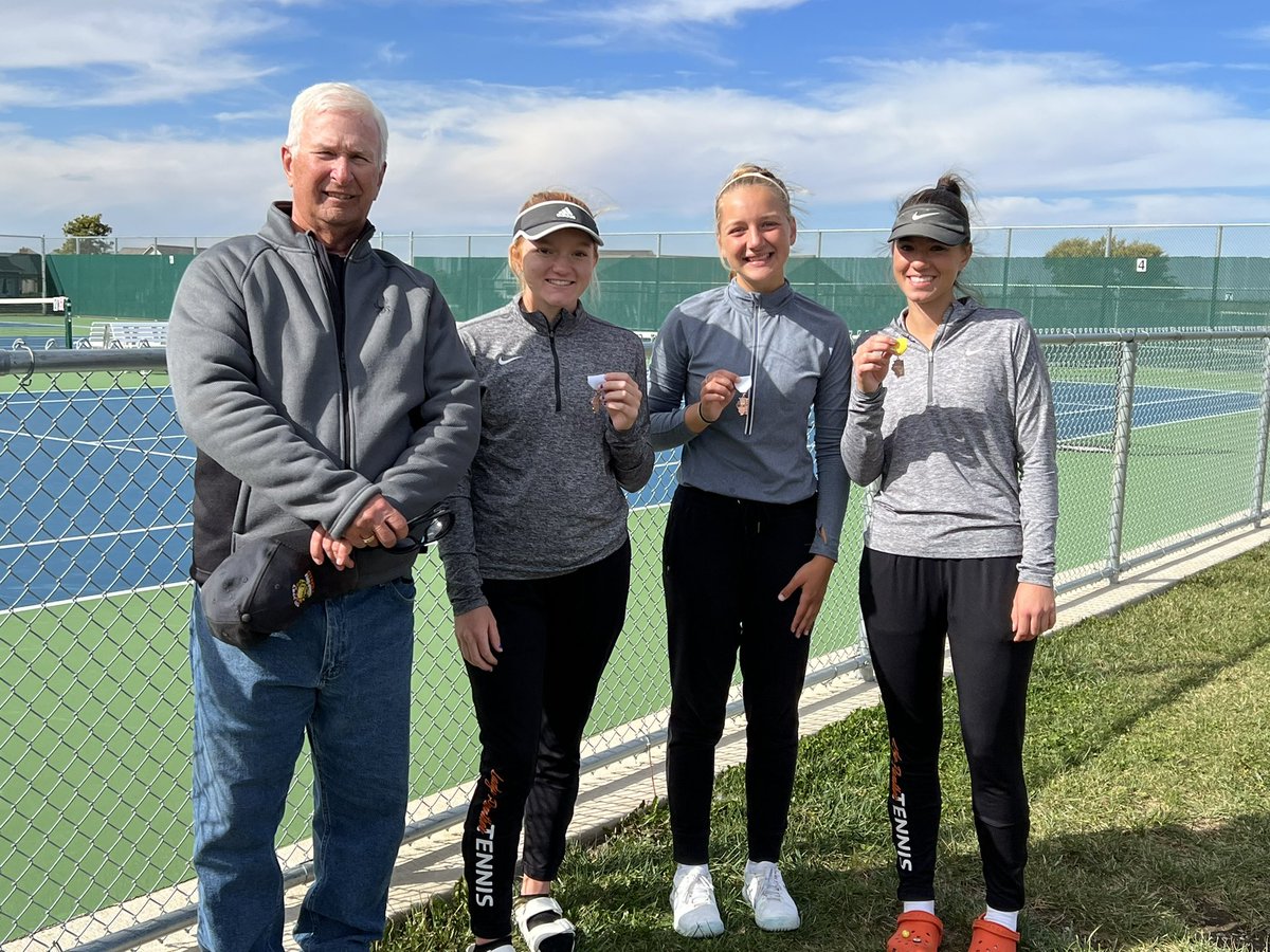 AmyGerlach's tweet photo. Congratulations Washington Lady Panther tennis! Team placed 3rd at the Metamora sectional. Doubles team Hailey Gerlach/Elissa Roozenboom placed 3rd and singles player Kailey Johnson placed 4th and all 3 qualified for State.
@wchs_308sports https://t.co/DAbOuhZ6xC