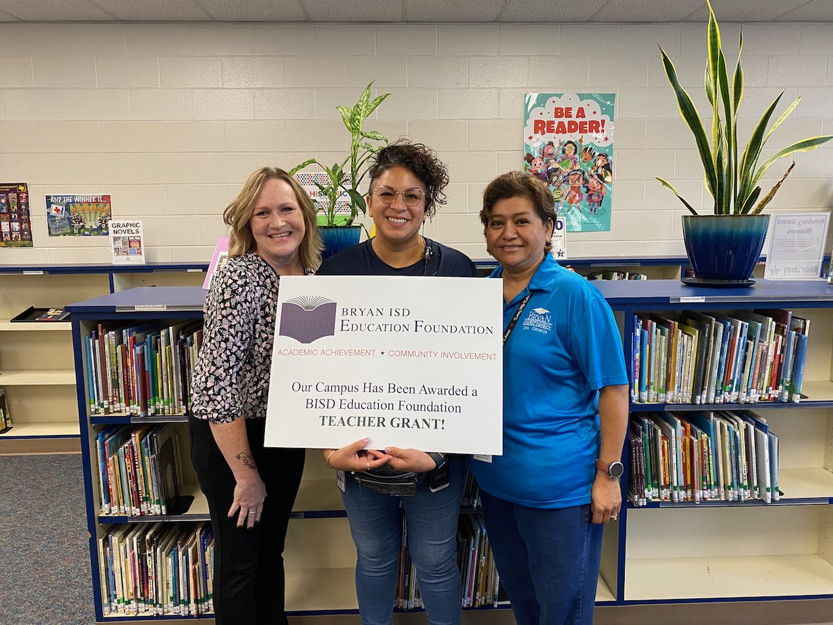 BISD_Libraries's tweet image. CONGRATULATIONS to Ms. Michelle Doyel, our Intermediate School Librarian! She was awarded 2 #BISDEducationFoundationGrants for biographies at #RaiderLibrary &amp;amp; series books at #LoboLibrary! @Rayburn_BISD @Long_BISD @BryanISD Thank you for working hard for our students &amp;amp; staff!