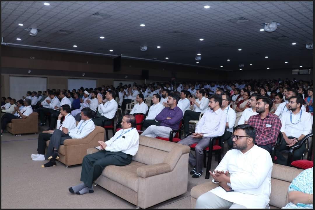 AtmiyaUni's tweet photo. 'Rajkot SDG Aware City' #Pilot_Project was concluded on 14 Oct.'22 at @AtmiyaUni. Shri @NityanandRai,Hon.MoS, Home Affairs,#GoI,graced the occasion as Chief Guest.
Fb:https://t.co/fojFKwJG0d
LinkedIn:https://t.co/erPcmBpJfG

@Shivtripathi @Editoronkar
@ugcIndia @PMOIndia
@UN_SDG https://t.co/ZV0Fi7NV8t