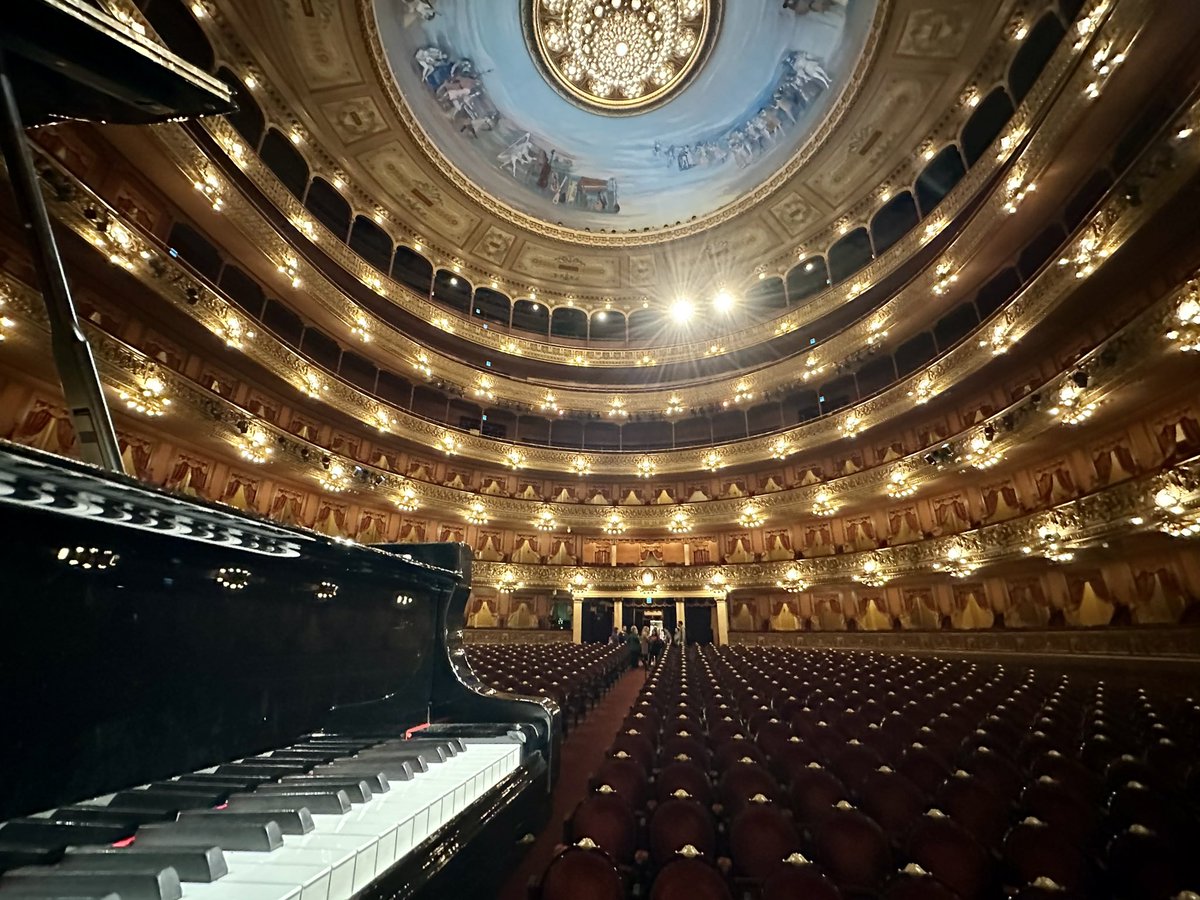 janlisiecki's tweet photo. Tonight, Teatro Colón in Buenos Aires with @DKAMbremen @MozarteumA to begin a whirlwind tour https://t.co/SJGXazuFjR