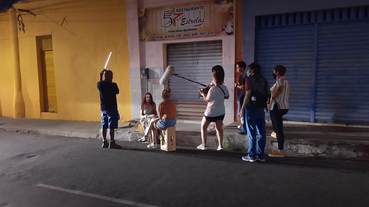 RevistaYHM's tweet photo. O filme é o primeiro longa da diretora Tássia Araújo e também a primeira produção audiovisual piauiense sobre a temática. O lançamento será dia 23 de outubro, às 19h, no Theatro 4 de Setembro. Os ingressos estão à venda no Ingresse ou podem ser adquiridos no bar Casa Barro. (6/6) https://t.co/Uf2BDS4PZA