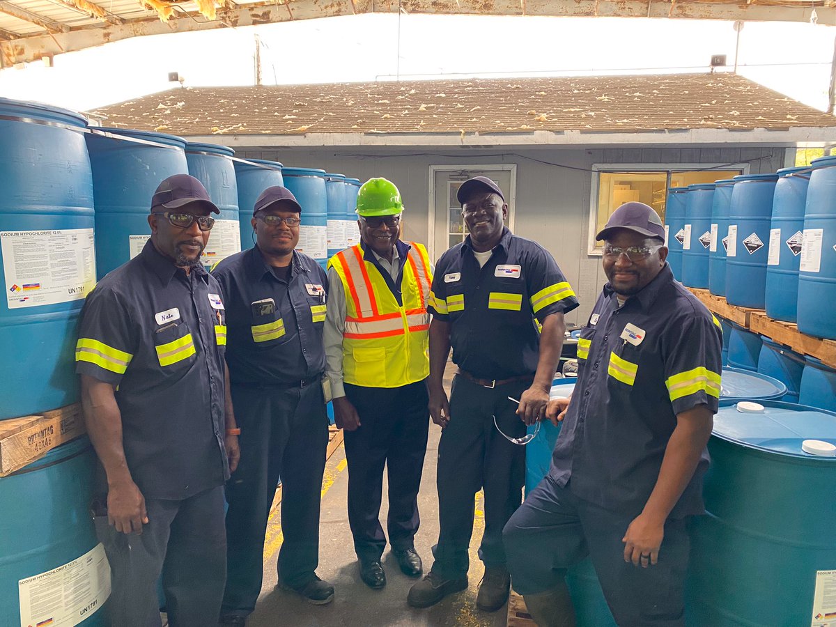 Doug_ACD's tweet photo. Fantastic visit today with @WhipClyburn, thank you for touring @NACD_RD member @Brenntag’s Charleston, SC facility to meet with employees & discuss issues important to chemical distributors! Always great to be back in my adopted college city! #NACDreACT #Chucktown #CofC https://t.co/YOkhoyXbHe