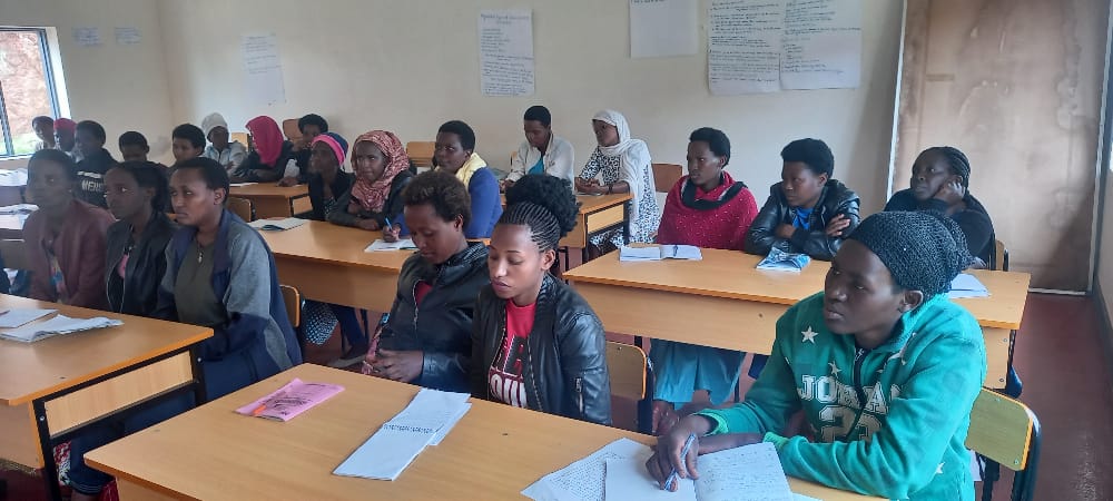 Kigali_College's tweet photo. Through the project “Empowering women and girls with skills and Knowledge in Mining Sector”, implemented by @RwandaGender &amp; UNWOMEN in partnership with @RSchoolOfMining ,today ,32 women and girls started the training with aim of increasing &amp; promoting gender diversity in mining.. https://t.co/qYZud6xxYy