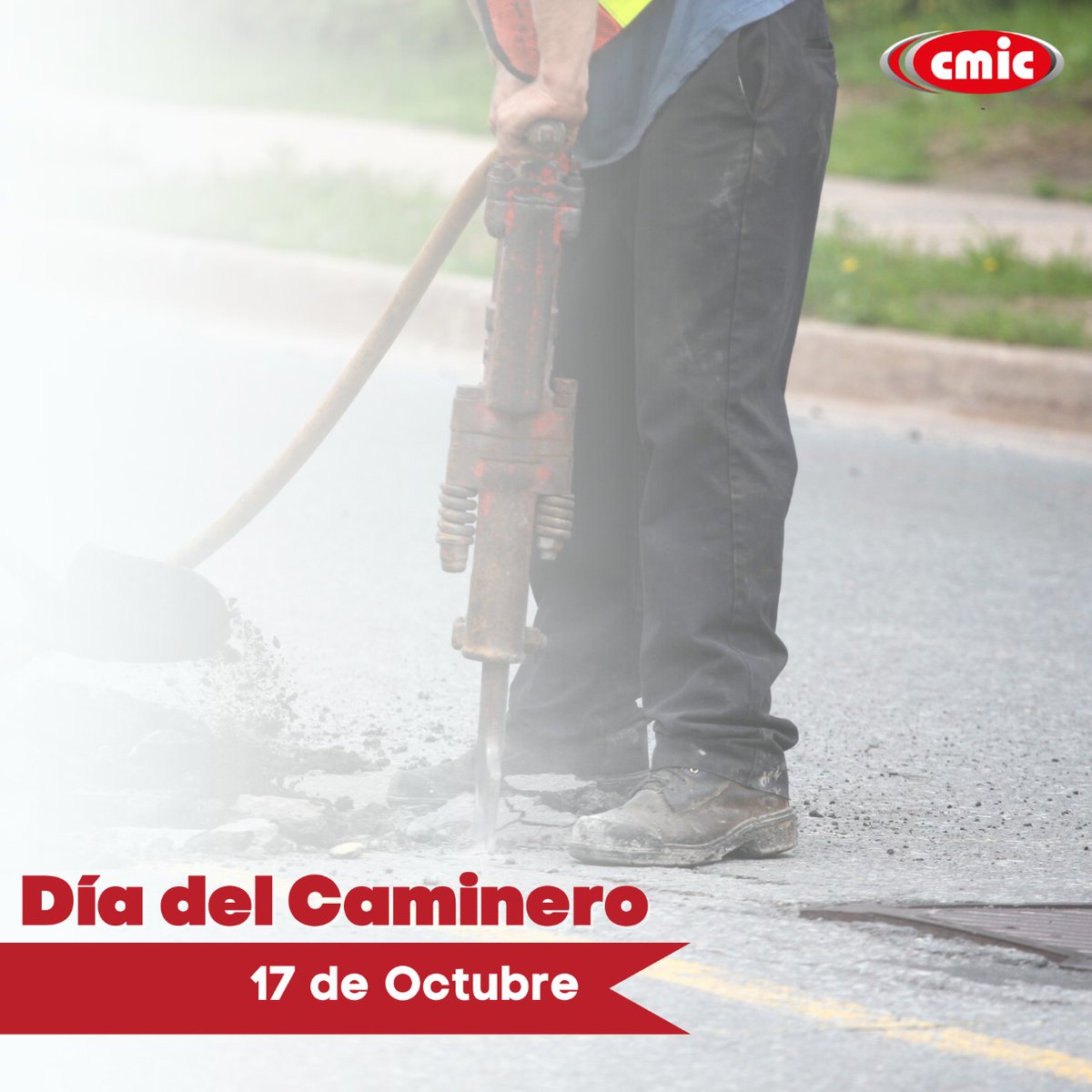 PacoSolaresA's tweet photo. Donde no hay nada, ahí trabaja el caminero.
En la gran cadena de la infraestructura el caminero es quien convierte la selva, el desierto o la montaña en caminos para escuelas, hospitales y servicios públicos.
Son los camineros sinónimo de desarrollo en México.
FELICIDADES https://t.co/gakR4N50l3