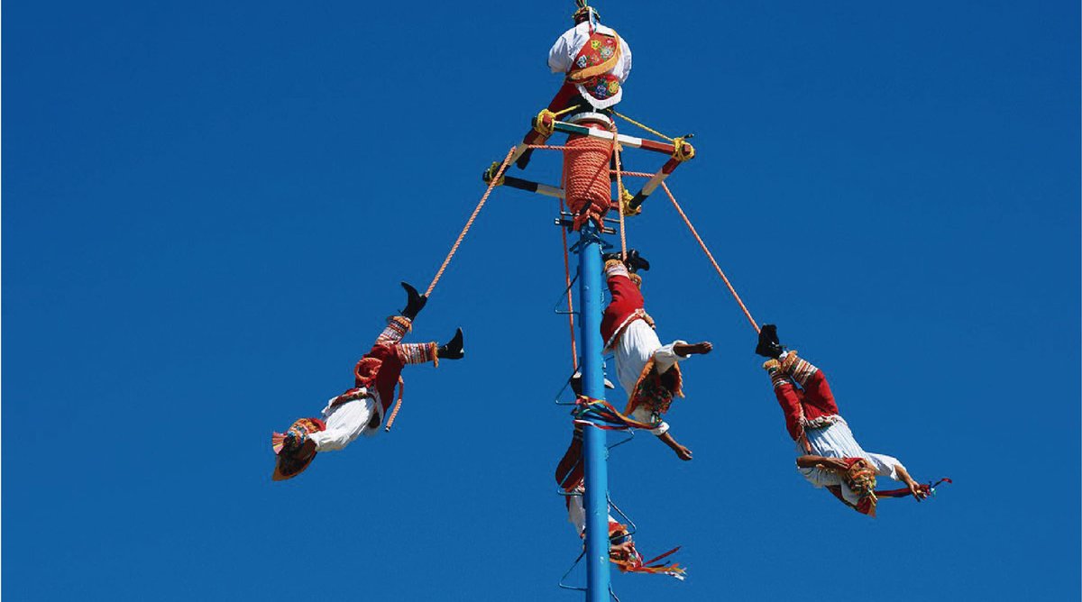 ToursyTickets's tweet photo. Algo que sin duda alguna no te puedes perder si visitas Veracruz es poder ver por lo menos 1 vez el rito de los voladores en Papantla 😃, el cual desde el 2009 fue proclamado como Patrimonio Cultural Inmaterial de la Humanidad por la Unesco. 🎖
#travel #veracruz #Papantla https://t.co/3Ka6xYT36q