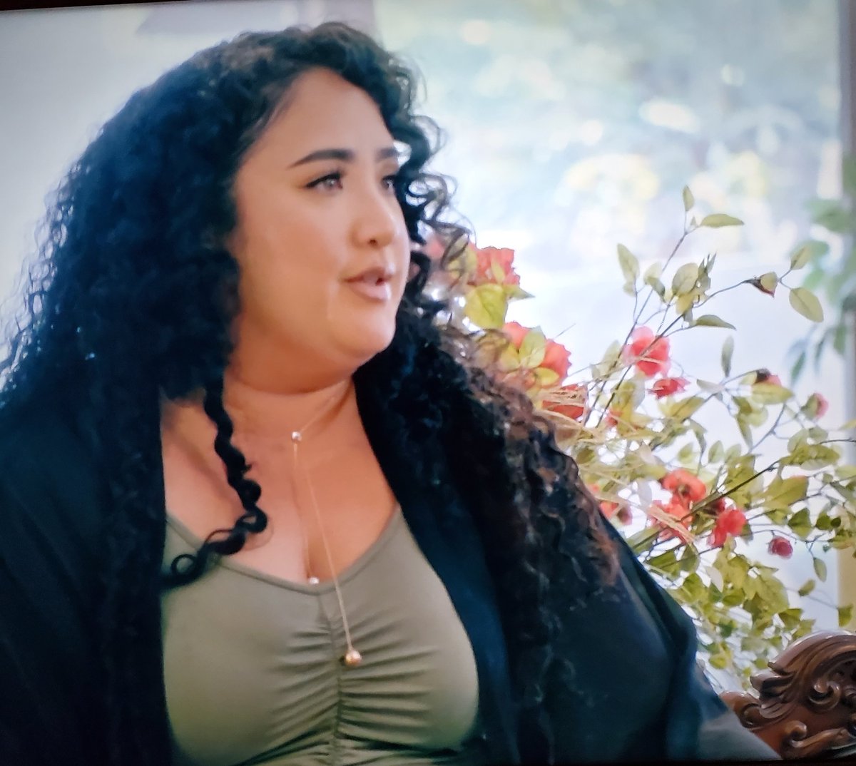JeweyWan's tweet photo. Dear Angelica,
 The man your mom will approve of hasn't been born yet and probably never will be.
Sincerely, 
Everyone watching this dumpster fire. @TLC #smothered #smotheredtlc https://t.co/w0QMP4jOfy