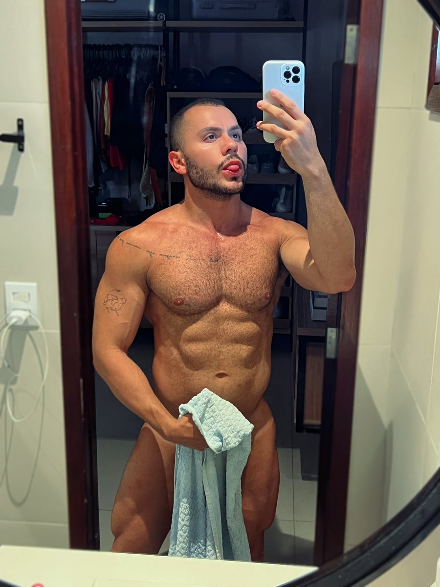 b_tiiago's tweet photo. É aqui que a toalha cai ?!😛🔥 https://t.co/JNEostQ180