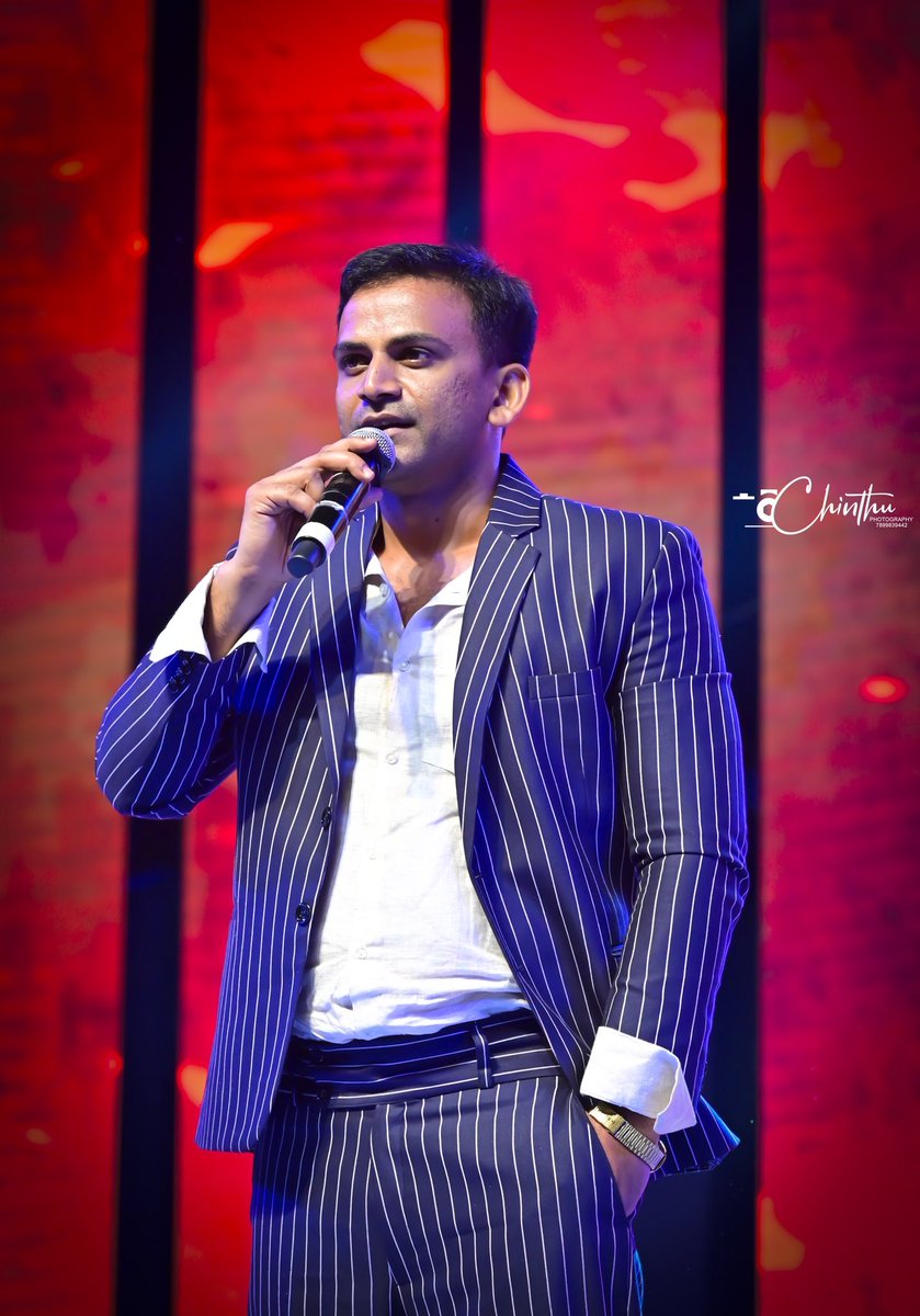 Chinthu_Bacchan's tweet photo. @Dhananjayaka Brother yesterday’s Grand Pre Release Event of #HEADBUSH event at Davanagere . How was my click’s📸. @Dhananjaya_Fans @DaaliFans @DhananjayaTrend @Dhananjaya_king @Dhananjaya_adda @BharataKumar1 ❣️ https://t.co/SSEbfUVrcF