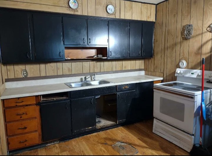Lolasqualityco1's tweet photo. We had the cabinets repaired here. Personally I enjoyed working on this project.

For any repairs please contact me on info@lolasqualitycontractors.com 

#lolathebuilder #building #builders #plumbing #plumbingfl #constructionfl #womeninhelmets #building #painting #paintingfl https://t.co/azLSQ7FKlK