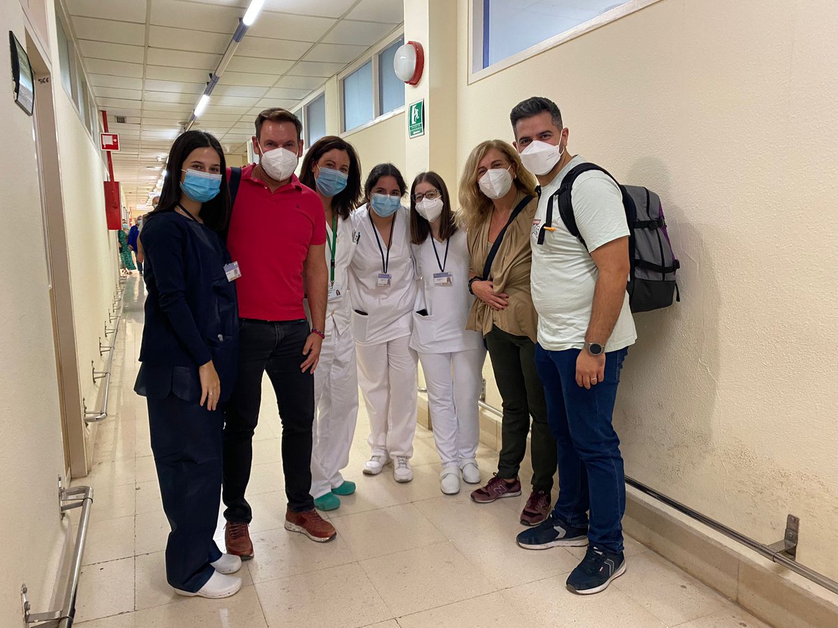 sanidadlitoral's tweet photo. Nuestros alumnos/as de 2ºcurso #FDual de los CF #Radioterapia #ImagenparaelDiagnóstico #AnatomíaPatológica y #EmergenciasSanitarias inician hoy con ILUSIÓN su 2 fase en alternancia y continúan formándose en un entorno real. @EducaAnd @FPAndaluza (1/2) https://t.co/rHSXUMJGxC
