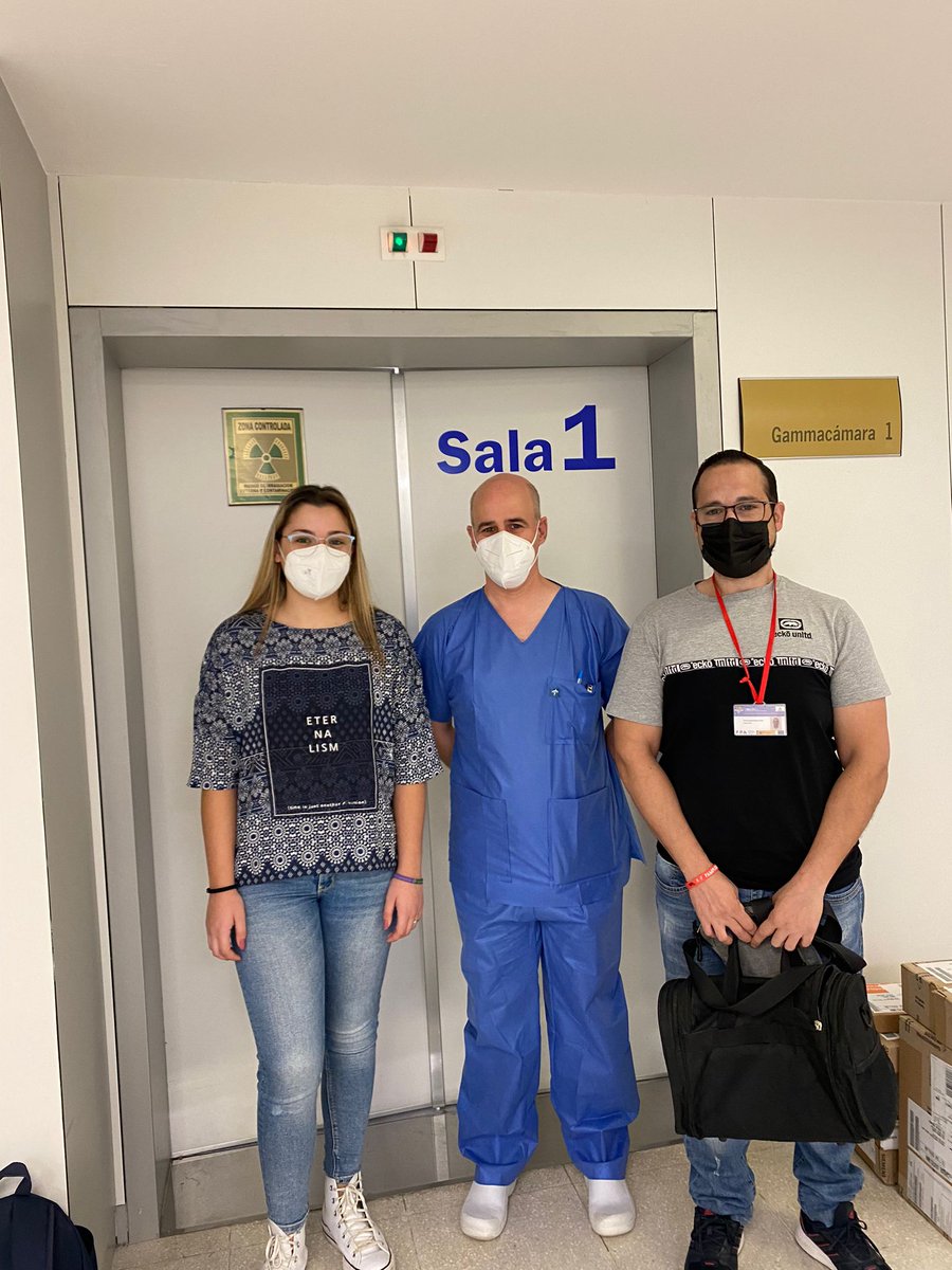 sanidadlitoral's tweet photo. Nuestros alumnos/as de 2ºcurso #FDual de los CF #Radioterapia #ImagenparaelDiagnóstico #AnatomíaPatológica y #EmergenciasSanitarias inician hoy con ILUSIÓN su 2 fase en alternancia y continúan formándose en un entorno real. @EducaAnd @FPAndaluza (1/2) https://t.co/rHSXUMJGxC
