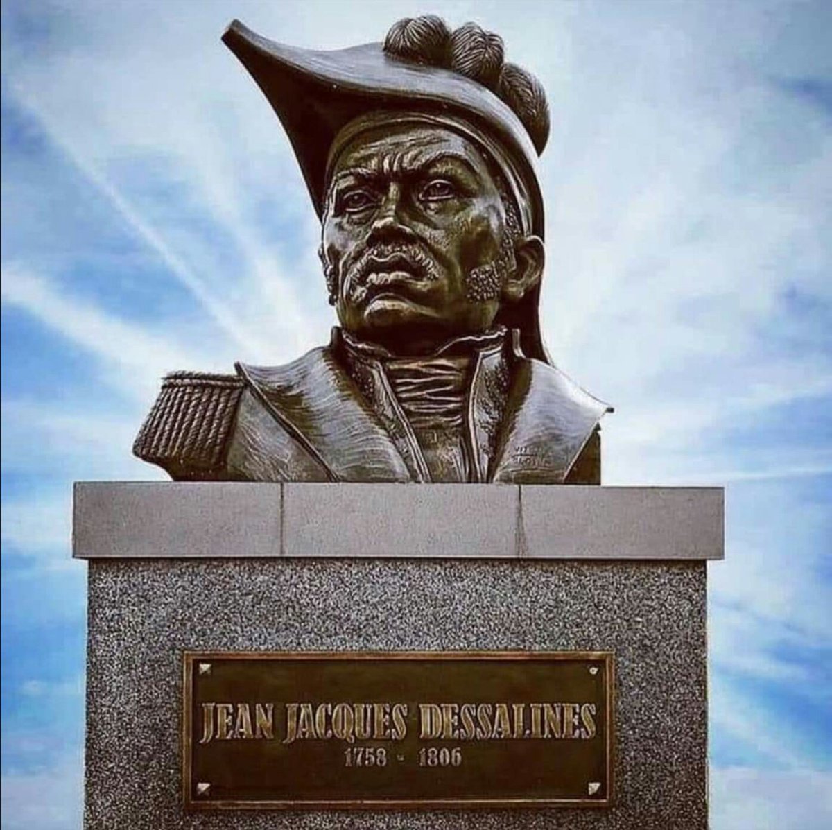 PartiMochrenha's tweet photo. Jodi a fè 216 lane depi peyi a plonje nan yon kriz san parèy. Yon kriz estriktirèl ki bloke byennèt pèp ayisyen an pliske richès peyi a mal separe. 216 zan depi yo asasinen papa nasyon an ki te kwè "Pa ka gen libète san byennèt". Ideyal DESALIN yo dwe enspire n pou kat la rebat! https://t.co/QSwsr08Dfo