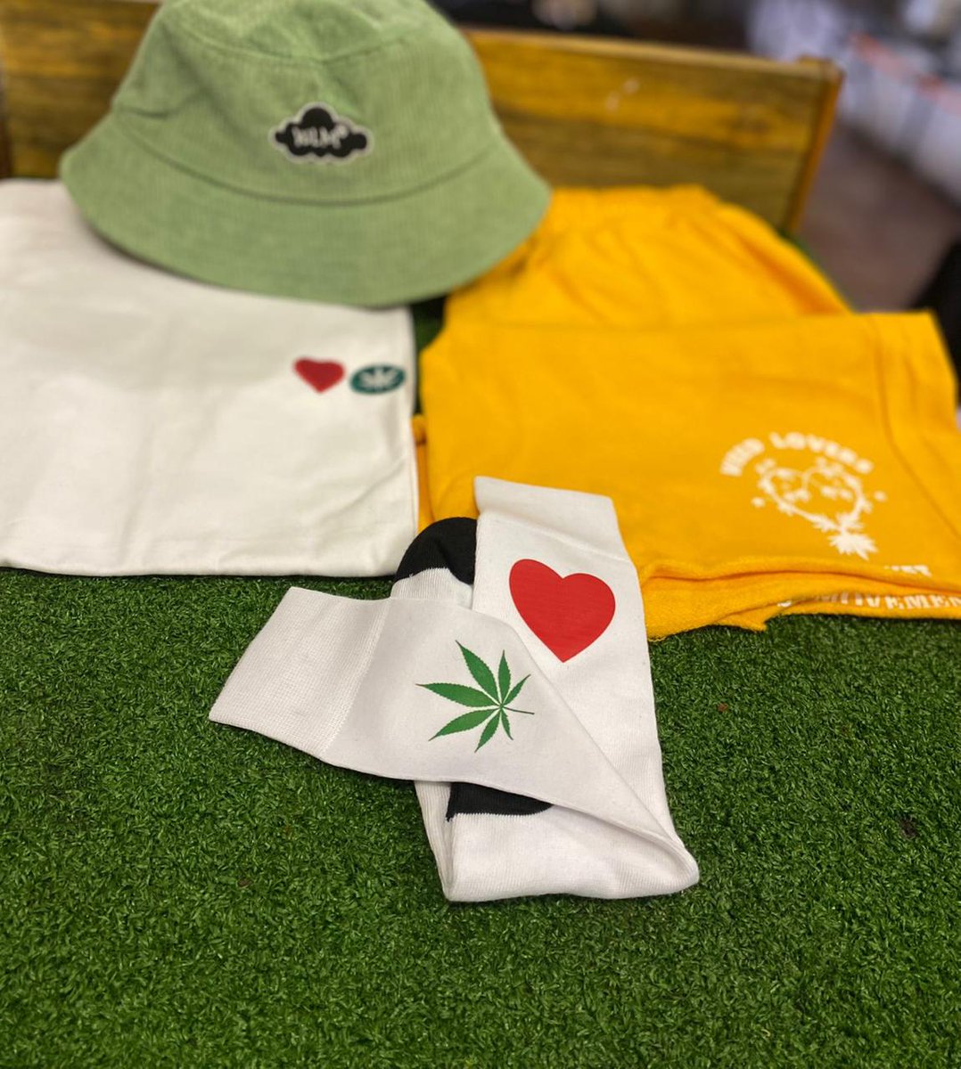 weedloversstore's tweet photo. The New Kool.. 🍃❤️
#Summer2022 #MovementForTheKOOL https://t.co/c8Xg7PmCud