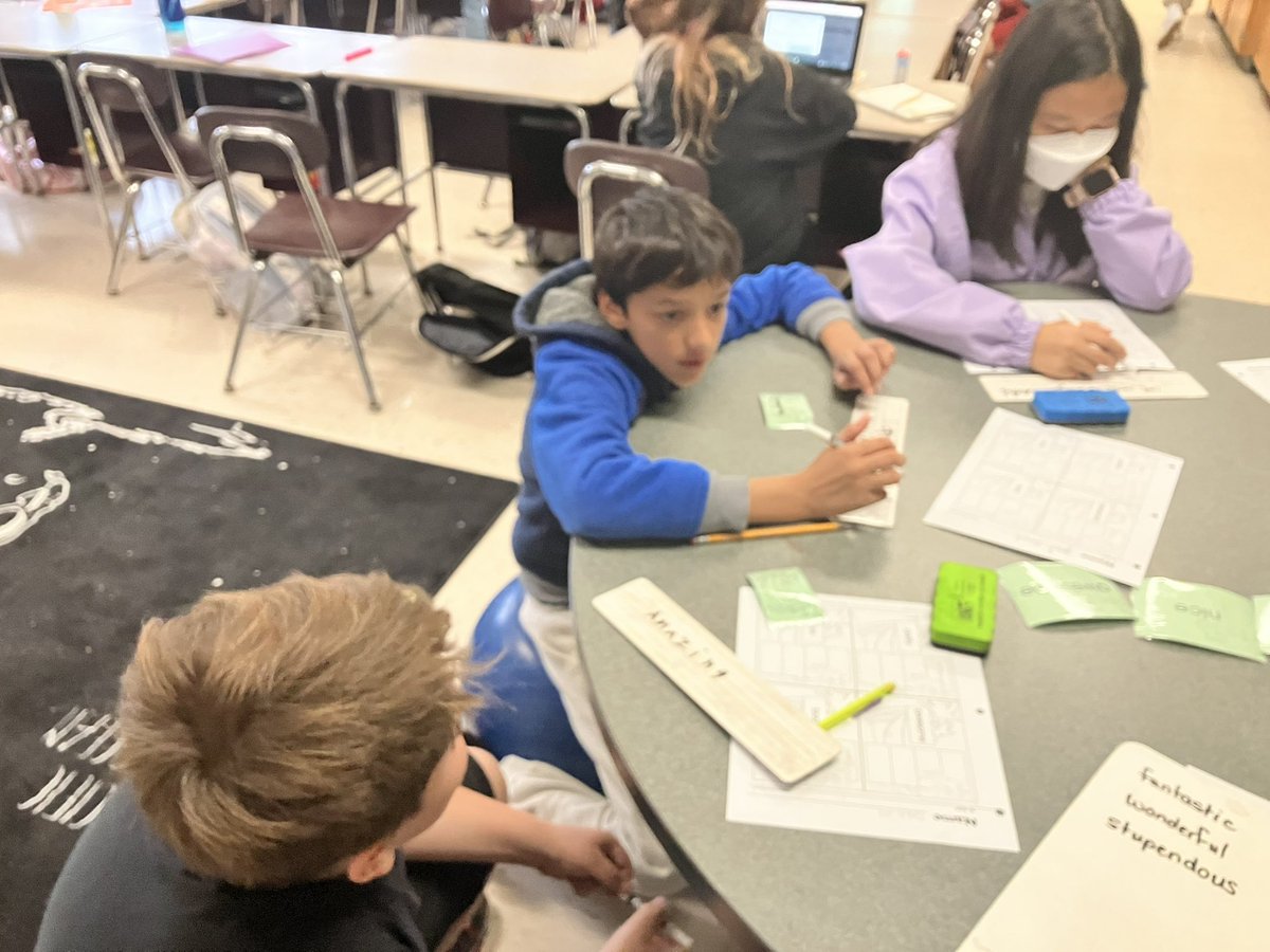 AnnisBreda's tweet photo. After being out a few days 🤧🤒, I couldn’t think of a better way to start my week than with @MrsMatthews107’s crew who WOW’d us (Ts) with synonyms like ‘stunning’ &amp; ‘wholesome’ for pretty!!! @AhernMiddle @FPS_Literacy @FoxboroLearning https://t.co/I4HKmcZDIx