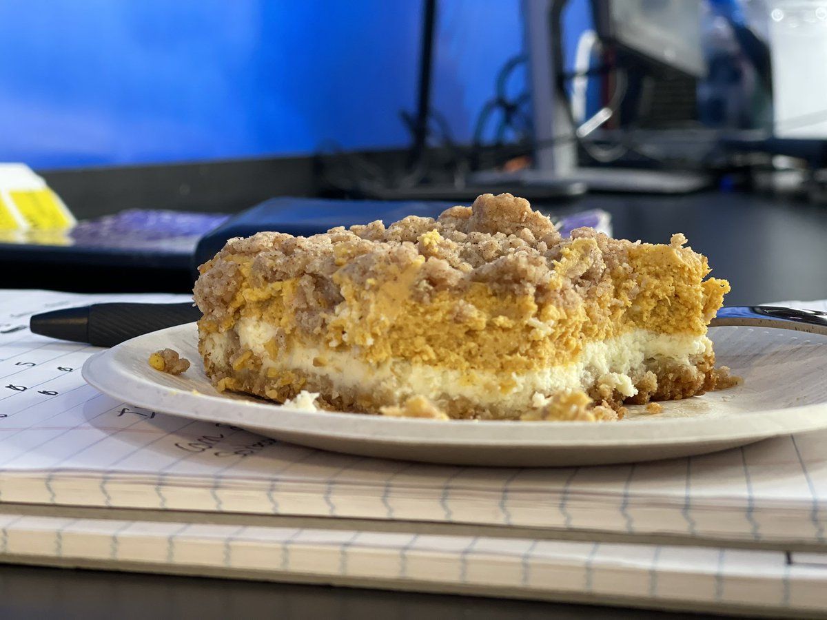 StutzkeWX's tweet photo. SCORE! @LindaWQAD just dropped off this delicious pumpkin cheesecake bar. She’s the bestest. https://t.co/B6XSet17Fy
