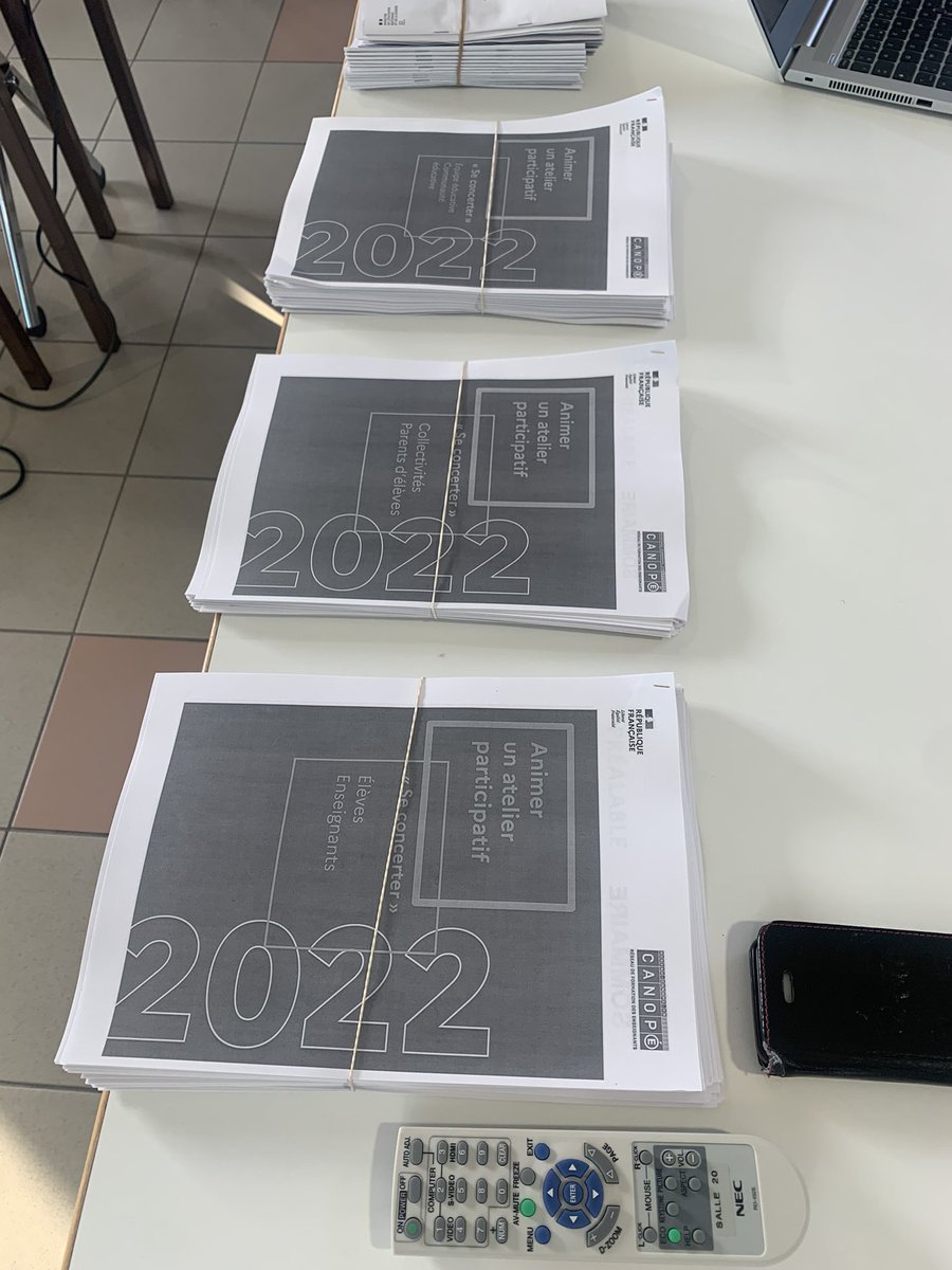 tdickele's tweet photo. Debut des concertations « Notre école faisons-la ensemble » à Bar le Duc. Réunion avec les directrices et directeurs de la circonscription pour initier les discussions, les échanges. Des ateliers pour accompagner les directrices et directeurs. https://t.co/iQnN2UxsAV