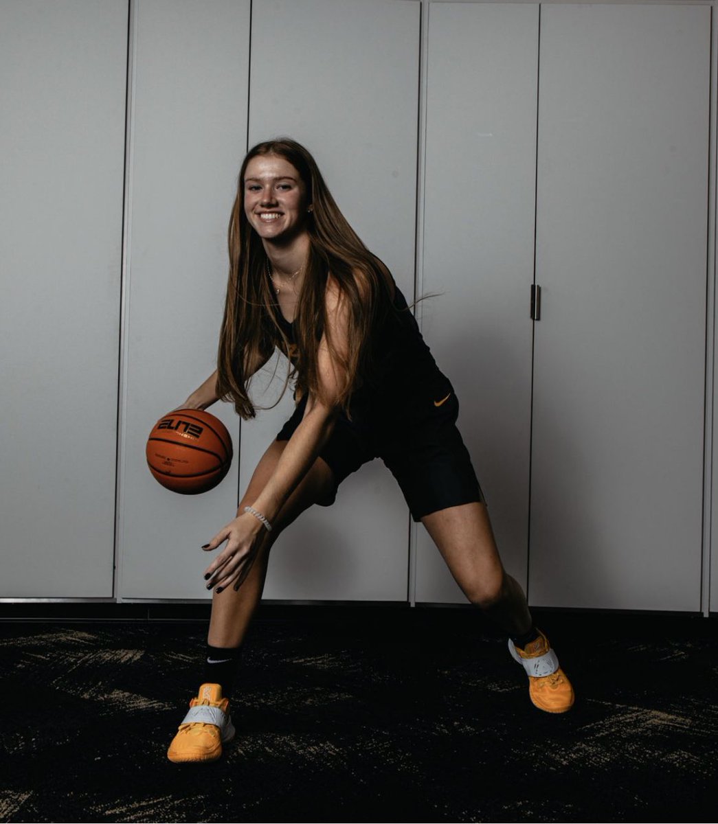 graciekkay10's tweet photo. Feels like it took forever for this day to get here.  Thank you Mizzou family for such a great Official Visit this past weekend.  Mizzou is HOME💛🖤
@MizzouWBB https://t.co/tvjP8K7ezS
