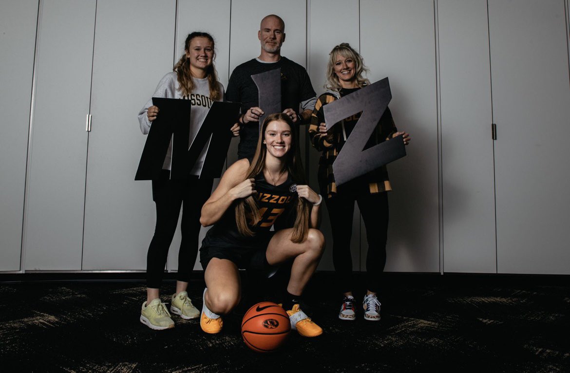 graciekkay10's tweet photo. Feels like it took forever for this day to get here.  Thank you Mizzou family for such a great Official Visit this past weekend.  Mizzou is HOME💛🖤
@MizzouWBB https://t.co/tvjP8K7ezS