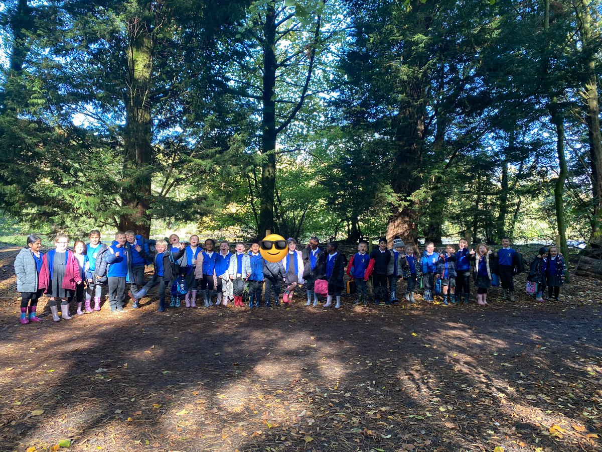 stjosephskly's tweet photo. Thank you for a lovely day today Willow Class! You made me so proud on our first trip of the school year. Well done! -Mrs Garnett 🍁🍂🌲 #makingmemories #WillowonTour #SJKWillow https://t.co/jtJyBLCz8B