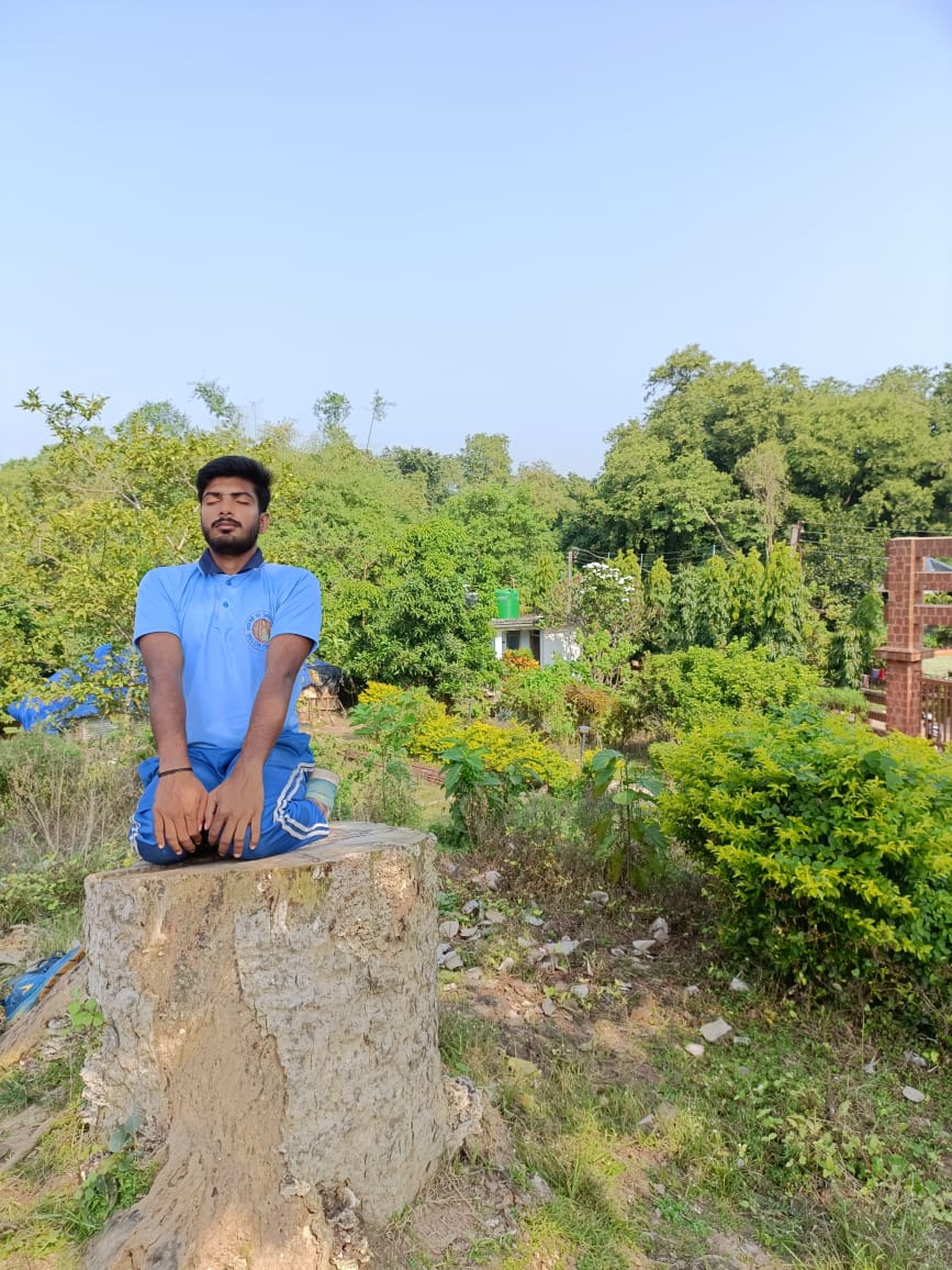 NSSUnit2_Belda's tweet photo. NSS Unit II volunteer Prithwiraj Pahari have participated in Fit India  3.0 on 17.10.2022  @rdnss_kolkata @_NSSAwards @_NSSIndia @FitIndiaOff @FitIndia #FitIndiaFreedomRun @ConnectingNss #yoga Volunteers are performing Fit India throughout this month and during the festive season https://t.co/6sl9cV3RO9