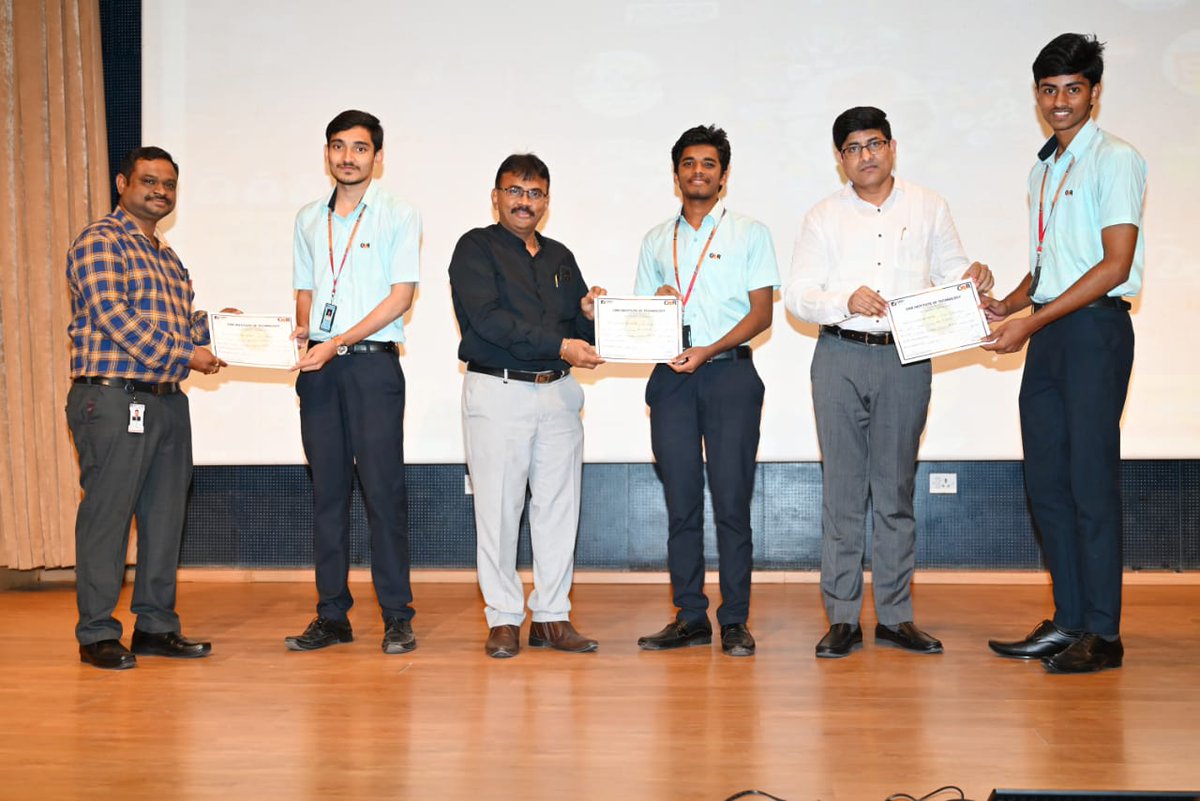 Creative Thinkers Felicitation
#stepcone2023 #gmrit #posterdesign #WINNER #felicitation