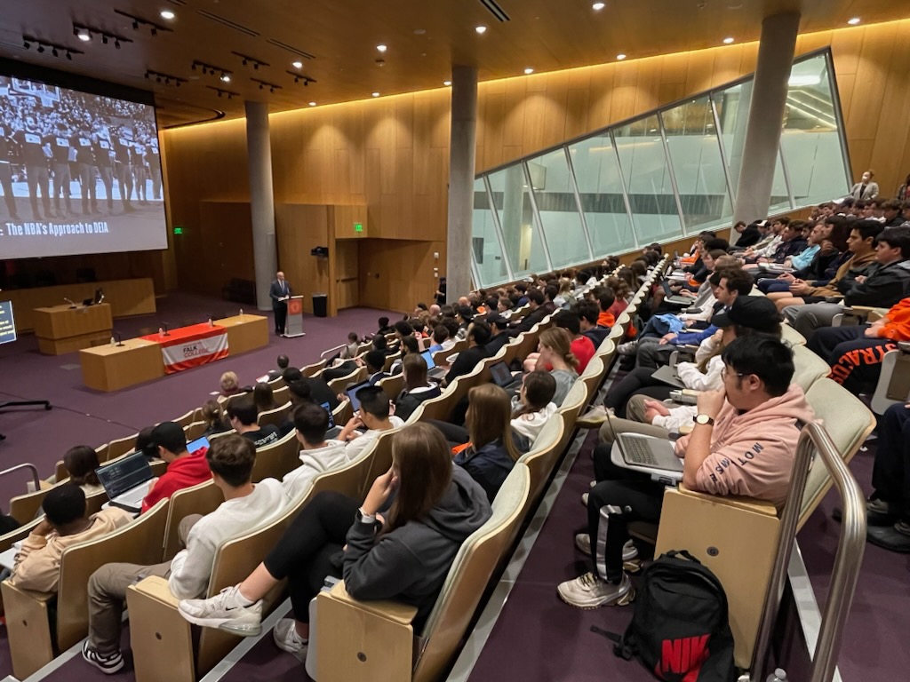 SUSportMgmt's tweet photo. Falk College’s Department of Sport Management, in conjunction with Syracuse University’s College of Law, hosted more than 200 people Oct. 13 at the inaugural Jonathan B. Wanderstock “Diversity, Equity, Inclusion and Accessibility in Sport” Lecture. @SUFalkCollege @SyracuseU https://t.co/2RUXHfm69w