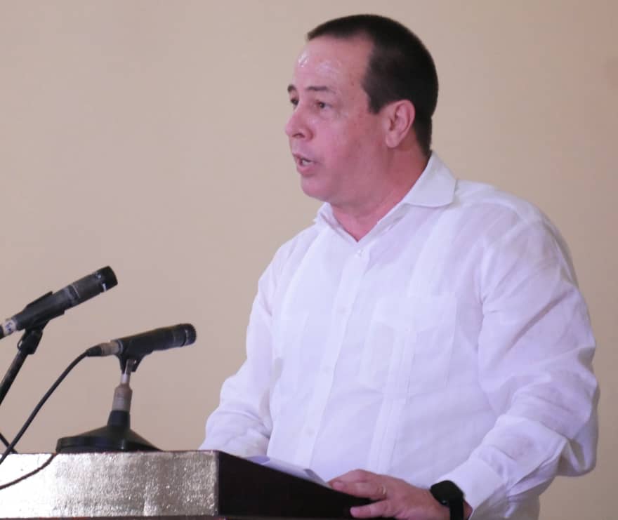 DPSMtzas's tweet photo. En las palabras centrales, el titular de @MINSAPCuba, @japortalmiranda, aseguró que, a lo largo de seis décadas, el centro ha brindado valiosos aportes a la enseñanza de pregrado, con un papel relevante en la rectoría del desarrollo de las Ciencias Básicas y Biomédicas en #Cuba. https://t.co/bsD3FlgaI4