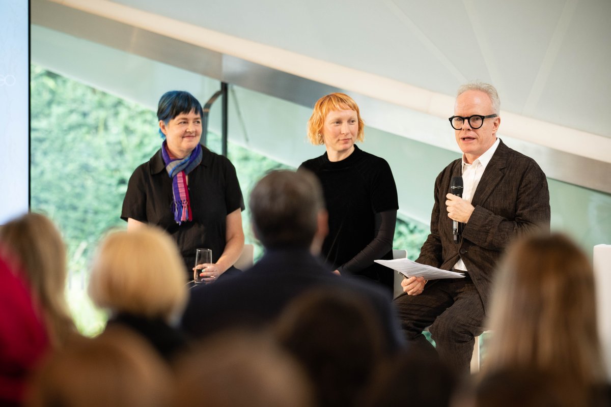 furtherfield's tweet image. This year's #friezeweek VIP breakfast at the @SerpentineUK featured Ruth Catlow and @pennny_rafferty talking about DAOs and the arts - as well as their book Radical Friends (supported @GI_London1 + @SerpentineUK + @TorqueEditions). 
📸 🙏 Serpentine + @reportography