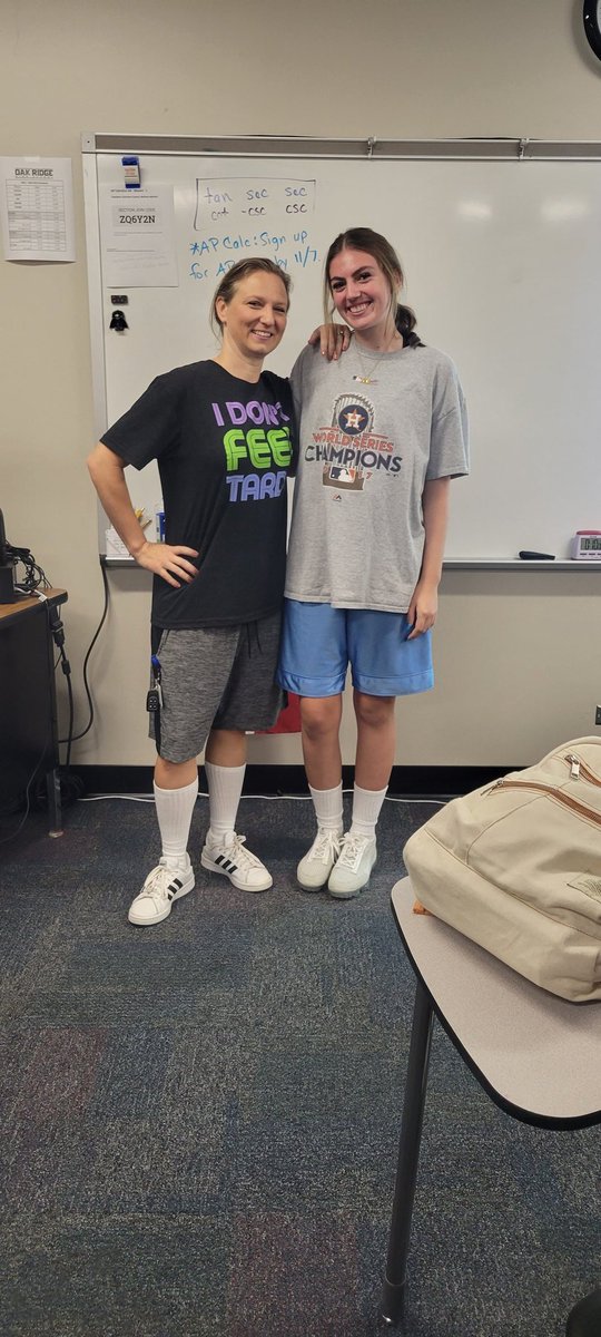 MelissaMinieri's tweet photo. First day of red ribbon week was dress like Adam Sandler. I've never been dressed so comfy at school before! https://t.co/EUamMjT5XU